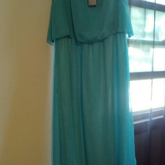 Dress - Picture 6 of 7